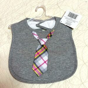 NWT tie bib